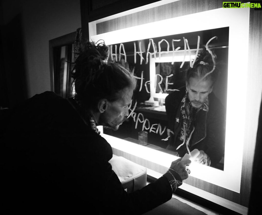 Steven Tyler Instagram - DONE WITH MIRRORS... @aerosmith #DEUCESAREWILD 📷@katbenzova_rockphoto Live At MGM