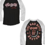Steven Tyler Instagram - @aerosmith @fenwaypark 9/18/2020 TICKETS ON SALE NOW!!! LIMITED EDITION EXCLUSIVE EVENT SHIRT AVAILABLE ONLY WITH THE PURCHASE OF YOUR TICKET- LINK IN STORY!!! #REPOST @aerosmith TICKETS ON SALE NOW! The #BadBoysOfBoston are coming home! Don’t miss the 50th anniversary show Fri, Sept 18th, 2020 at @fenwaypark Boston, MA! with special guest @extreme_band Limited Edition Exclusive Aerosmith Live at Fenway T-Shirt! Available ONLY with the purchase of your concert ticket. Wear your shirt to Fenway Park on September 18th and snow your #Aerosmith pride! For tickets, VIP packages and more visit: www.Aerosmith.com