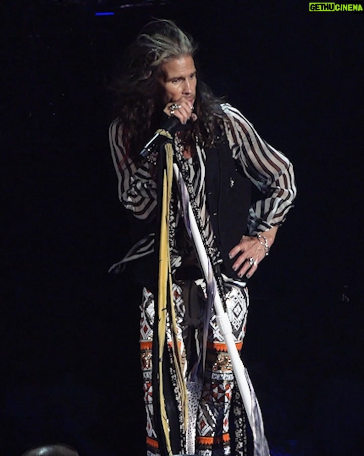 Steven Tyler Instagram - FUCKING WATCH THE SHOW PEOPLE... OR I’LL #AEROPHONEVID YOU! MassMutual Center