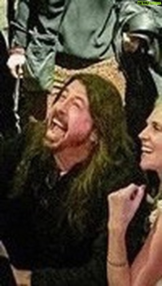 Steven Tyler Instagram - DAVE GROHL… MR. ROCK ‘N’ ROLL🤘… I HOPE YOU ARE THIS HAPPY TODAY… EVEN THOUGH YOU’RE NOT GETTING TO SEE ME!!! WISH I WAS GETTING TO SEE YOU TOO!!! HAPPY BIRTHDAY BROTHER 🎂 @davestruestories @foofighters