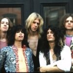 Steven Tyler Instagram - GET A GRIP ON @aerosmith #THEROADSTARTSHEAR LP AND CASSETTE THIS FRIDAY!!! AVAILABLE ONLY AT RECORD STORES… SEE LINK IN MY STORY FOR LIST OF LOCATIONS!!! #RSDBLACKFRIDAY @recordstoredayus 📷 ROBERT AGRIOPOULOS