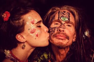 Steven Tyler Instagram - HAPPY BIRTHDAY 🎂 @chelsannat ❤️ ❤️ ❤️ 

📷 @katbenzova_rockphoto