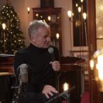 Sting Instagram - Wenn Schnee und Stimmung ausbleiben, gibt’s eigentlich nur eine Lösung: @theofficialsting zu Gast bei @violinhope und vielen weiteren musikalischen Überraschungen. 🎅🎄✨ Macht die Kerzen an, die Klöße auf den Teller und schaltet arte.tv ein für das weihnachtlichste Wohnzimmerkonzert. 🤍 Merry Xmas wünscht euch euer ARTE Concert Team! . #sting #danielhope #christmasathome #weihnachten #konzert #arteconcert #artetv @leonkoroquartet @goldsoprano @bruceliupiano @dominicmillerofficial @sylvia.thereza