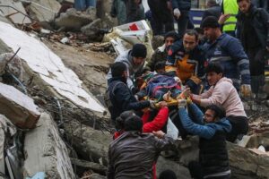 Sting Instagram - #Repost @trudiestyler
・・・
Following yesterday's tragic earthquakes in northern Syria and southern Turkey, it is reported this morning that more than 5,000 people have lost their lives and tens of thousands are injured. These figures will undoubtedly continue to rise. A huge international aid effort has already begun as rescuers in both countries race to save people trapped beneath rubble, working in freezing temperatures. 

Most vulnerable in any disaster are always the children - those who have lost their homes and are sleeping rough, those separated from their families and those still trapped in the debris and unable to escape. 

Agencies have been quick to respond.  @Unicef_UK are already desperately trying to reach vulnerable children with food, water and shelter. MSF @doctorswithoutborders are providing urgent field treatment in makeshift hospitals and providing medical supplies to local health facilities and any hospitals that are still standing. They say needs are very high in northern Syria, where vulnerable populations have been struggling after years of war. 

This catastrophe will demand an international aid effort on a vast scale. @theofficialsting and I are supporting both MSF and Unicef, safe in the knowledge that these agencies will reach the people and communities most in need. 

Photographer credit: Elifaysenurbay | Credit: AP
 
Update from MSF:
“We are very shocked and saddened by the impact of this disaster on the thousands of people touched by it, including our colleagues and their families”, says Sebastien Gay, MSF Head of Mission in Syria.
