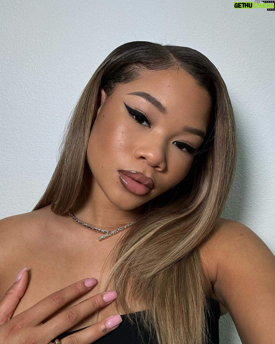 Storm Reid Instagram - tonight we celebrate 🥂💚 Los Angeles, California