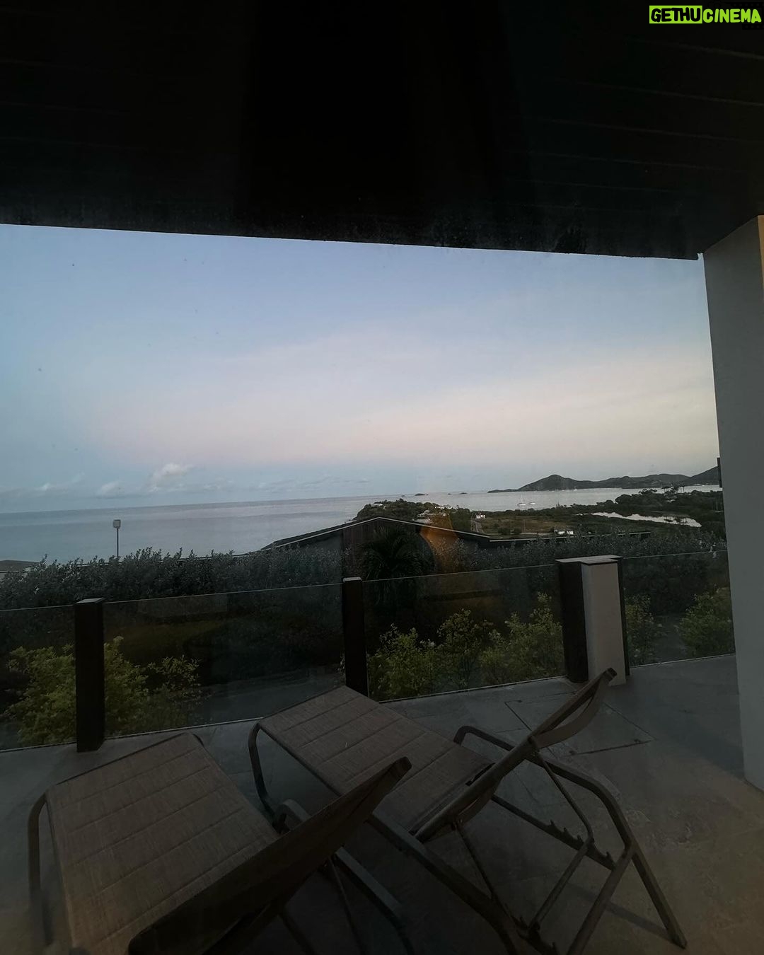 Storm Reid Instagram - obsessed with the sky 🥹 thank you @tamarindhills @antiguaandbarbuda for the views 🌅 Antigua & Barbuda
