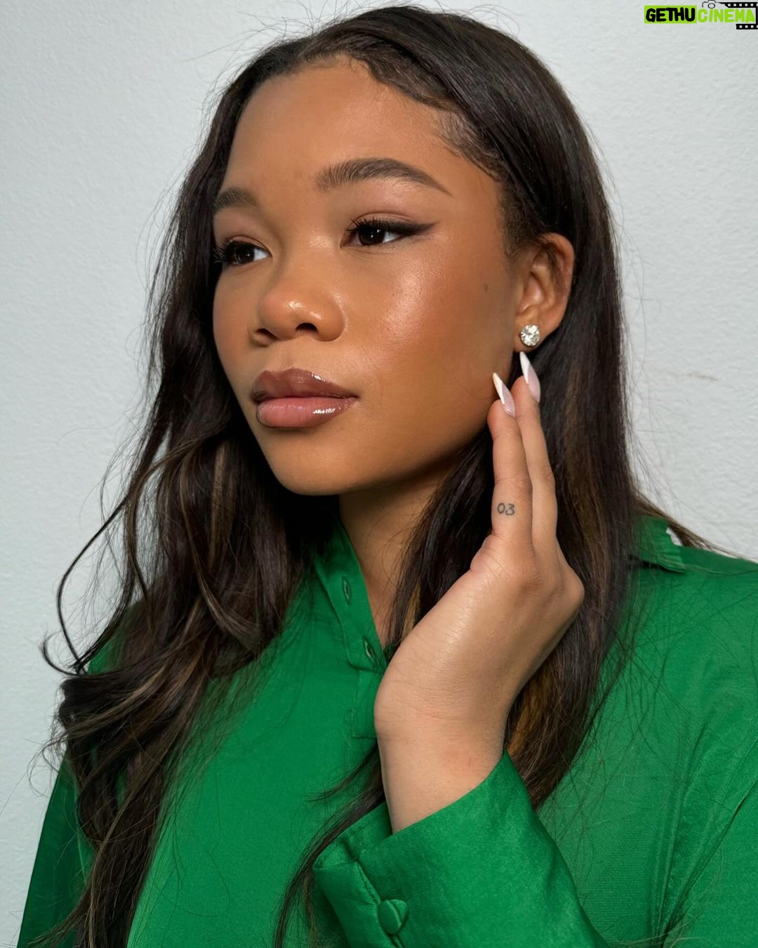 Storm Reid Instagram - itโs been such an amazing year so I thought it was only appropriate to spoil myself a little bit and get something that I know Iโll cherish for a long time. ๐๐ @debeersgroup #naturallygifted #adiamondisforever #adiamondisforeverpartner