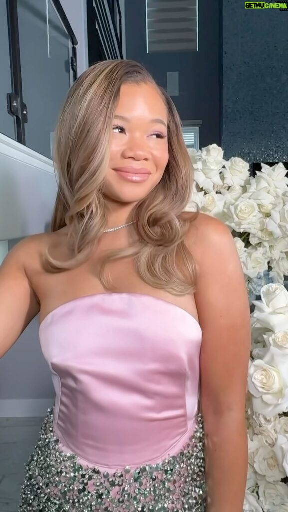 Storm Reid Instagram - What better way to start off the year than with an Emmy? @paulyblanch achieved this stunning soft glowy modern Hollywood look using all Maybelline products for the Emmys this year. 😍 Products used: • Fit me matte foundation • Super stay powder • Master chrome highlighter molten quartz • Downtown sunrise eyeshadow palette • Tattoo studio gel pencil peach pop • Sky high mascara • Lip pencil 05 rośe • Lifter gloss gummy bear