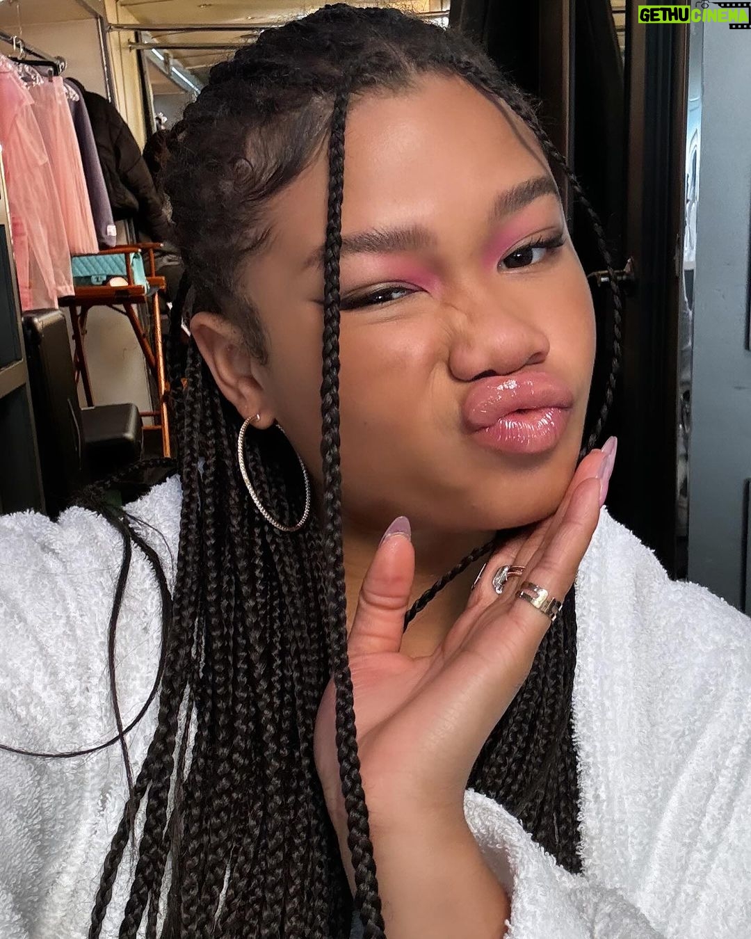 Storm Reid Instagram - texting so lame, come kiss me 🩷 New York, New York