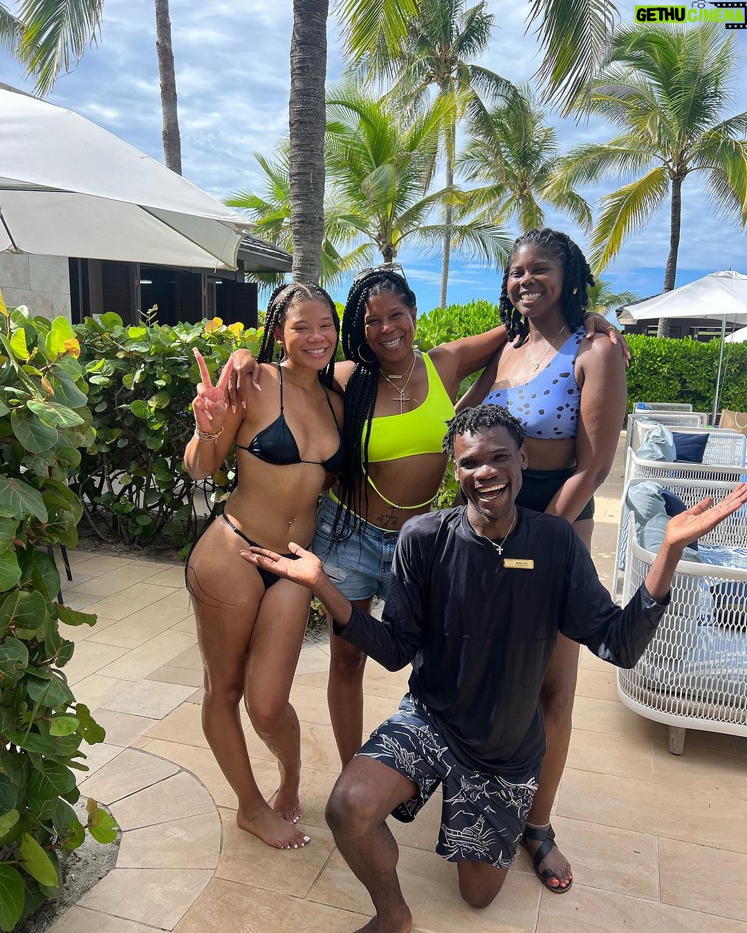 Storm Reid Instagram - a time was had!!!!!! thank you @thecoveatlantis ๐ฅนโฅ๏ธ๐๏ธ๐ฆ๐ #ParadisePerfected Atlantis Bahamas