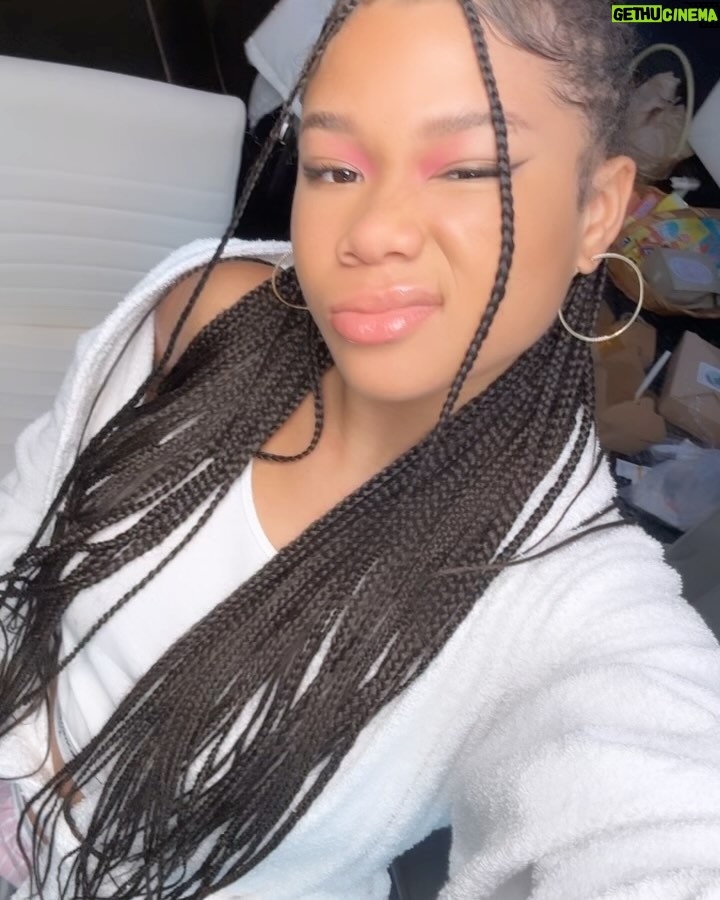 Storm Reid Instagram - texting so lame, come kiss me 🩷 New York, New York
