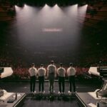 Stromae Instagram - 7 years later, same team, same venue and still the same emotion of being here. Thank you New York, thank you North America. See you tonight for my very last concert overseas -- 7 ans plus tard, même équipe, même salle, et toujours une grande émotion d'être là. Merci New York, merci l'Amérique du Nord. On se voit ce soir pour mon tout dernier concert outre-Atlantique 📷 @lydie.bonhomme @datiphotography Madison Square Garden