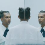 Stromae Instagram - Fin 2021, vous découvriez la pochette de "Multitude". Pour ceux qui se demandaient si c'était un montage, voici la réponse... __ At the end of 2021, you discovered the cover of "Multitude". For those who wondered if it was done in postproduction, here is the answer... Editing: @cyp.de Images: @girafeo