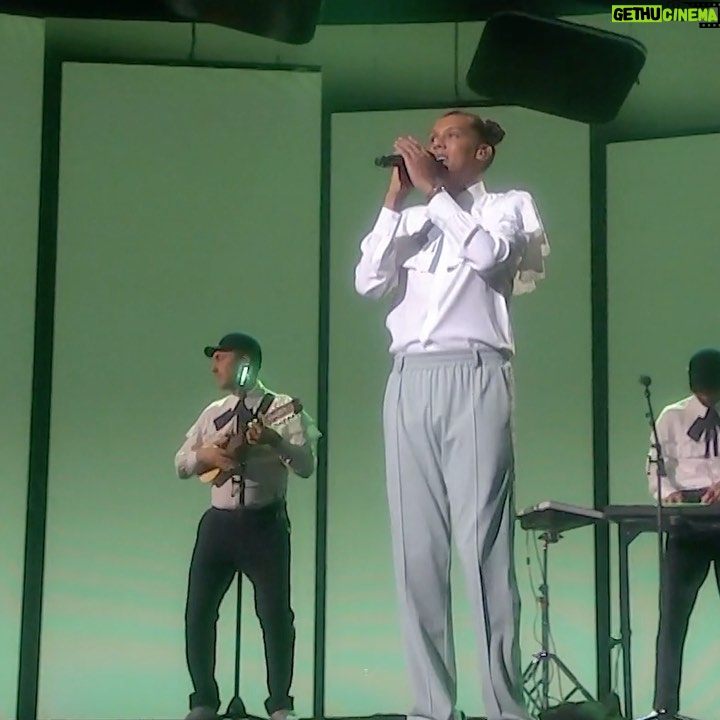 Stromae - 130.7K Likes - Petit retour sur l’évènement du weekend dernier. Ravi d'avoir pu ouvrir cette 37e cérémonie, merci @lesvictoires 🙏🏾
__
A quick look back at last weekend's event. I was honoured to be able to open this 37th ceremony, thank you @lesvictoires 🙏🏾