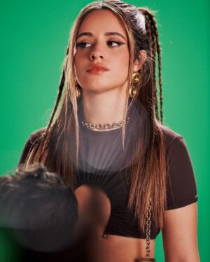 Stromae Instagram - La vérité enfin dévoilée sur mes tablettes de chocolat… Découvrez les coulisses du tournage de « Mon amour » avec @camila_cabello 

--

The truth finally revealed about my six-pack... Discover the backstage of the shooting of "Mon amour" with Camila Cabello 

📸 @lydie.bonhomme