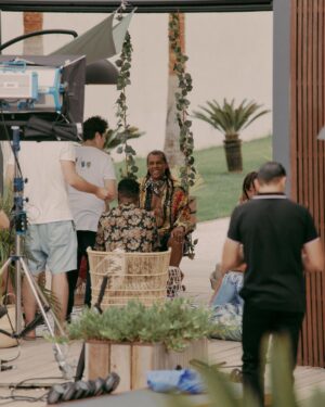 Stromae Instagram - La vérité enfin dévoilée sur mes tablettes de chocolat… Découvrez les coulisses du tournage de « Mon amour » avec @camila_cabello 

--

The truth finally revealed about my six-pack... Discover the backstage of the shooting of "Mon amour" with Camila Cabello 

📸 @lydie.bonhomme
