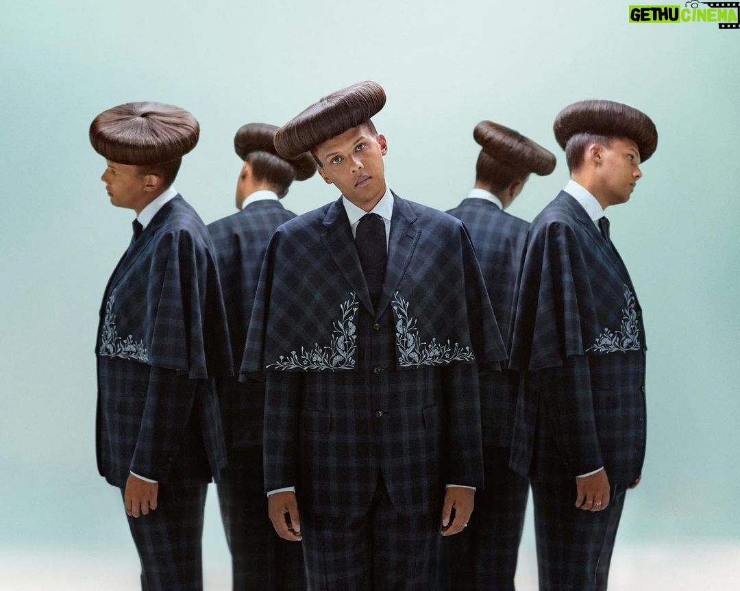 Stromae Instagram - "Multitude" fête son 1er anniversaire aujourd'hui 😱 Merci pour tous vos retours positifs, votre soutien, votre présence sur cette nouvelle tournée, sans vous on en serait pas là 🫶 -- "Multitude" celebrates its 1st birthday today 😱 Thank you for all your positive feedbacks, your unfailing support, your presence on this new tour. Without you, we would not be here 🫶 📷 @michaelferire