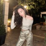 Su Burcu Yazgı Coşkun Instagram - gold✨⭐️🥂