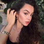 Su Burcu Yazgı Coşkun Instagram -