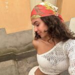 Su Burcu Yazgı Coşkun Instagram - strada per la spiaggia 🍋🤍 Positano