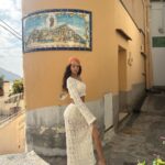 Su Burcu Yazgı Coşkun Instagram - strada per la spiaggia 🍋🤍 Positano