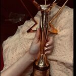 Su Burcu Yazgı Coşkun Instagram - Geceden 2 ödülle ayrılmak çok büyük bir mutluluk..🤍 Yıldızımın parlamasına yardımcı olan herkese çok teşekkür ederim.. ⭐️💫 @panteneturkiye @ondertiryaki @dorukkakiz @yagizyoldas @zuleyhakuru @jabotter @tophills