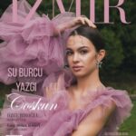 Su Burcu Yazgı Coşkun Instagram - Magazin İzmir Ekim Sayısı.. 💜 Genel koordinasyon: Zişan Seçkin @zisanseckin Röportaj: Dilay Seçkin @dilaysjoker Fotoğraf: Enes Kahraman @eneskahraman Styling: Büşra Işık @busraissik Saç: Sabit Akkaya @sabitakkaya Makyaj: Zeynep Cinislioğlu @zeynepcinislioglu Saç Asistanı: Emre Kayacı @kayaciemre_ Fotoğraf Asistanı: Tufan Çekiçurs @tufancekicurs Dergi: @magazinizmir Mekan: @parkinnodayeri Kapak Kıyafeti: @cihan.nacar