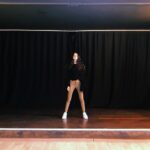 Su Burcu Yazgı Coşkun Instagram – sanki sadece sahnedeyken gerçekten var olacakmışım gibi.