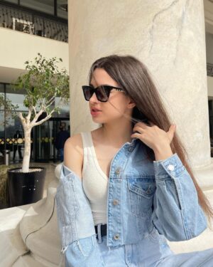 Su Burcu Yazgı Coşkun Instagram - denimondenim🧊