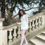 Su Burcu Yazgı Coşkun Instagram – 🤍🦢 Parc Monceau