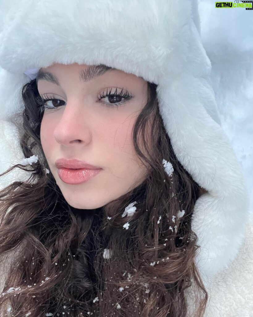 Su Burcu Yazgı Coşkun Instagram - bbbir suruu kar fotiki☃️☃️