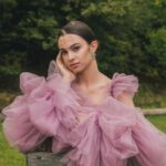 Su Burcu Yazgı Coşkun Instagram - Magazin İzmir Ekim Sayısı.. 💜 Genel koordinasyon: Zişan Seçkin @zisanseckin Röportaj: Dilay Seçkin @dilaysjoker Fotoğraf: Enes Kahraman @eneskahraman Styling: Büşra Işık @busraissik Saç: Sabit Akkaya @sabitakkaya Makyaj: Zeynep Cinislioğlu @zeynepcinislioglu Saç Asistanı: Emre Kayacı @kayaciemre_ Fotoğraf Asistanı: Tufan Çekiçurs @tufancekicurs Dergi: @magazinizmir Mekan: @parkinnodayeri Kapak Kıyafeti: @cihan.nacar