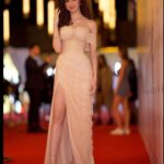Su Burcu Yazgı Coşkun Instagram - Geceden 2 ödülle ayrılmak çok büyük bir mutluluk..🤍 Yıldızımın parlamasına yardımcı olan herkese çok teşekkür ederim.. ⭐️💫 @panteneturkiye @ondertiryaki @dorukkakiz @yagizyoldas @zuleyhakuru @jabotter @tophills