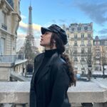 Su Burcu Yazgı Coşkun Instagram - Paris 🖤 Paris, France