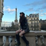 Su Burcu Yazgı Coşkun Instagram - Paris 🖤 Paris, France
