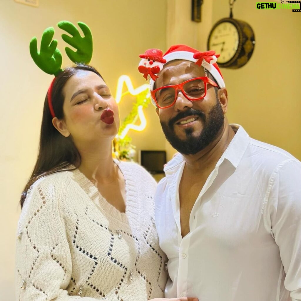 Subhashree Ganguly Instagram - Merry Christmas 🌲❤️