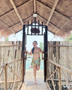 Sudarat Butrprom Instagram - พยายามหาแคปชั่นเด็ด แต่ลืมไปว่าตัวเองเด็ดกว่า

🐬🐬🐬🐬🐬🐬🐬🐬🐬🐬🐬🐬🐬🐬🐬🐬
#ใหญ่ไปหมด