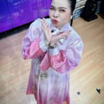 Sudarat Butrprom Instagram - รอคุณทักมา เหมือนรอจินตราไว้ผมยาว #รอไปเหอะ พี่จินบอก 😊😊😊😊😊😊😊