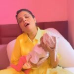 Sugandha Mishra Instagram – Cant get over my baby’s fragrance 🤩🤪🧿
.
.
#baby #momlife #mom #babygirl #lol #omg #comedy #reels #love #sugandhamishra Mumbai, Maharashtra