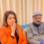 Sugandha Mishra Instagram - This #Titanic will Def. SINK again🤣😱 . . #musical #musician #flute #lol #instagram #trendingreels #viral #sugandhamishra #drsanketbhosale #omg #shocking #family #comedy #ship #sanketbhosale Jalandhar,Punjab