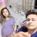 Sugandha Mishra Instagram - Excited to welcome our baby .. #throwback #babygirl #jamalkudu #trendingreels #jamal #viralreels #babygirl #newmom #newdad #sugandhamishra #drsanketbhosale Mumbai Andheri