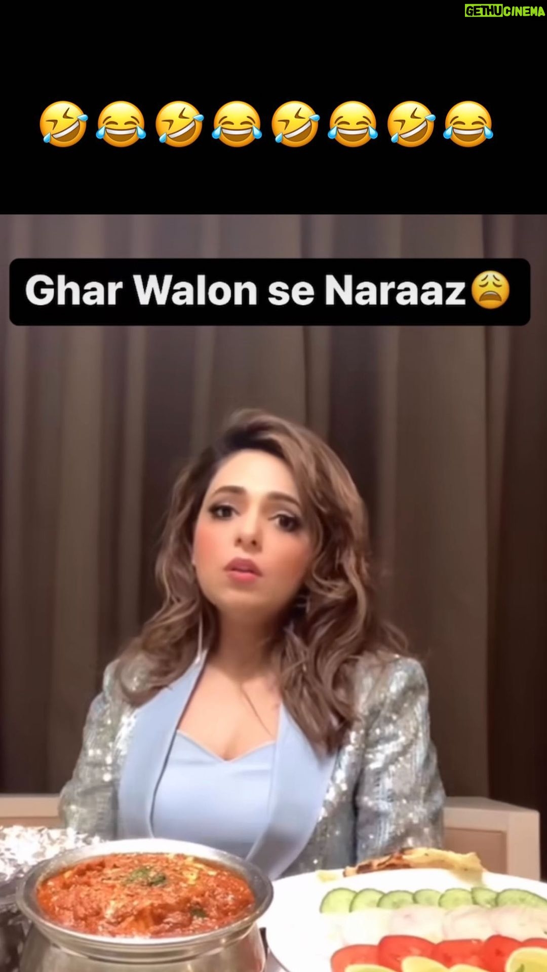 Sugandha Mishra Instagram - #matarpaneer #lol #funnyvideos #food #trending