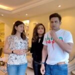 Sugandha Mishra Instagram – Childhood Friends 😂😂😂 #lol #comedy #family #friendship #sanketbhosale #sugandhamishra #drsanketbhosale #suket