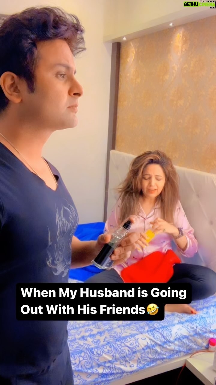 Sugandha Mishra Instagram - #husband #party #friends #wife #cry #lol #omg #sugandhamishra #drsanketbhosale #couplegoals