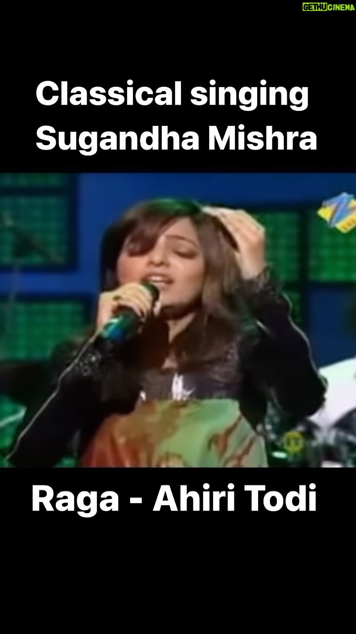 Sugandha Mishra Instagram - "Rediscovering the magic of classical music: A throwback to cherished memories 🎶 . . #ClassicalMelodies #throwbacksaturday #sugandhamishra #classical #saregamapa #singing #livesinging #raga #omg #song #trendingsongs #viral