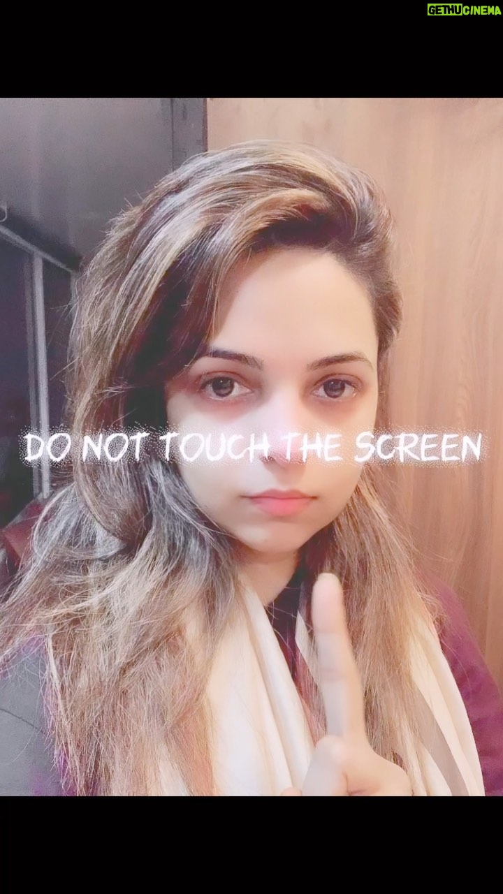 Sugandha Mishra Instagram - #watchatypurownrisk #goodnight #horror #omg #donottouchthescreen #happyhalloween