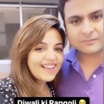 Sugandha Mishra Instagram – #diwali #rangoli #diwalirangoli #lol #omg #couple #sugandhamishra #love #trendingreels #happydiwali Mumbai, Maharashtra