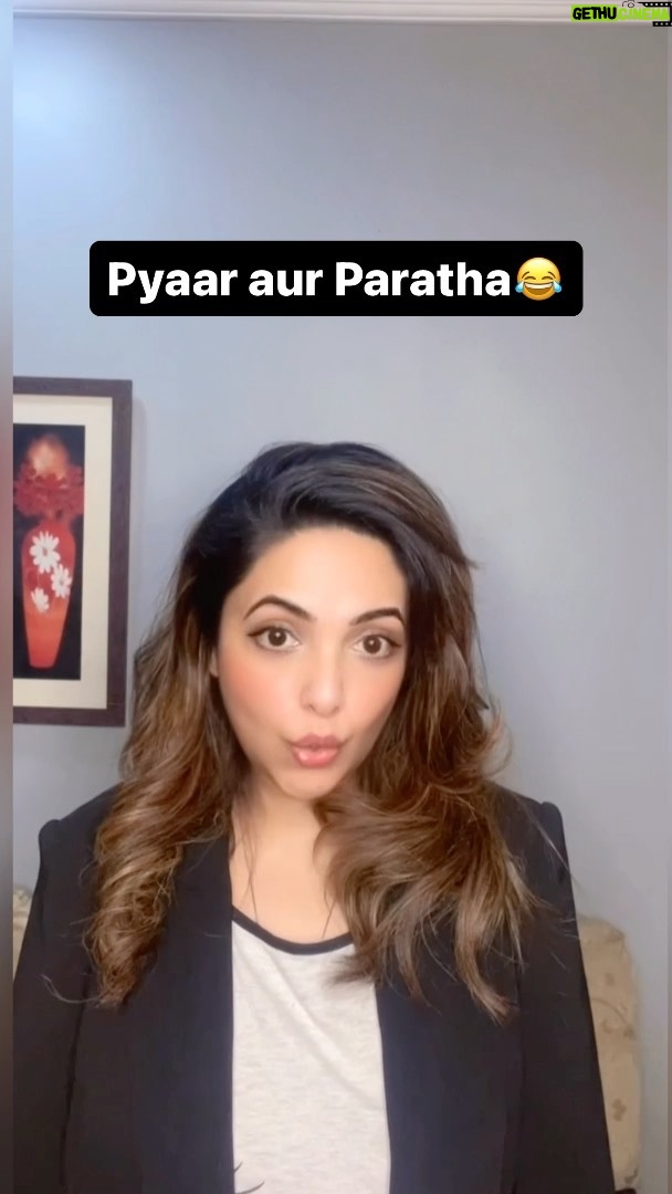 Sugandha Mishra Instagram - Kabhi Try kiya hai? 🤣 #lol #paratha #pyaar #love #funnyreels #trendingreels Mumbai, Maharashtra
