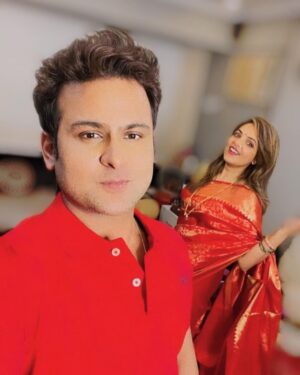Sugandha Mishra Instagram - Happy Karwachauth Pati Dev ❤️😘
.
.
#swipeleft #karwachauth #karwachauthlook #saree #red #love #powercouple #couplegoals