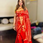 Sugandha Mishra Instagram – Happy Karwachauth Pati Dev ❤️😘
.
.
#swipeleft #karwachauth #karwachauthlook #saree #red #love #powercouple #couplegoals